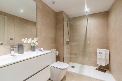 B13-Solana-Village-P4-1-La-Cala-Golf-bathroom