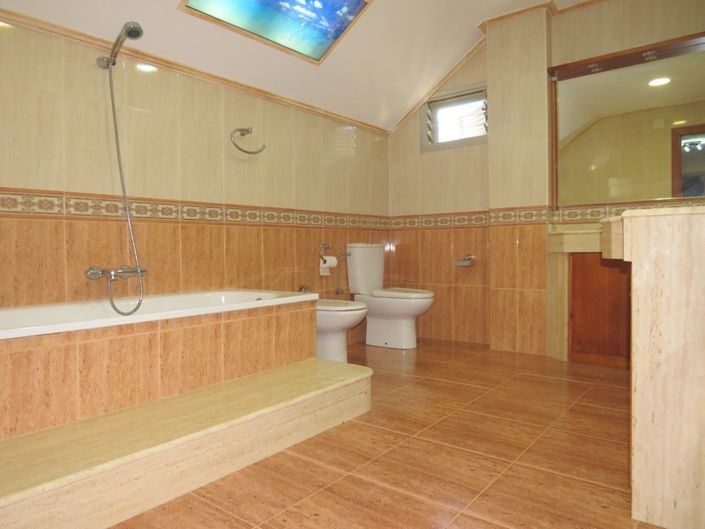 Image No.17-5 Bed Villa for sale