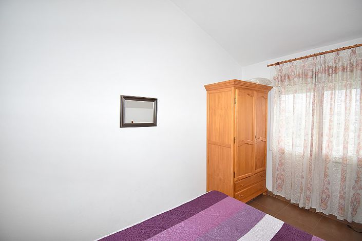 Image No.12-5 Bed Townhouse for sale