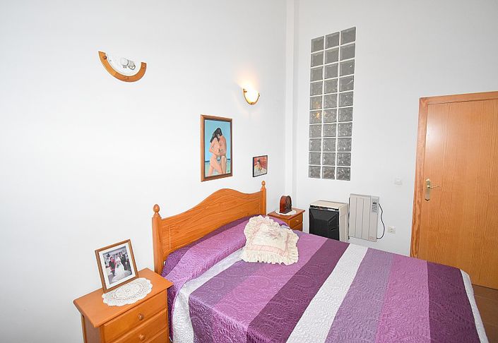 Image No.14-5 Bed Townhouse for sale