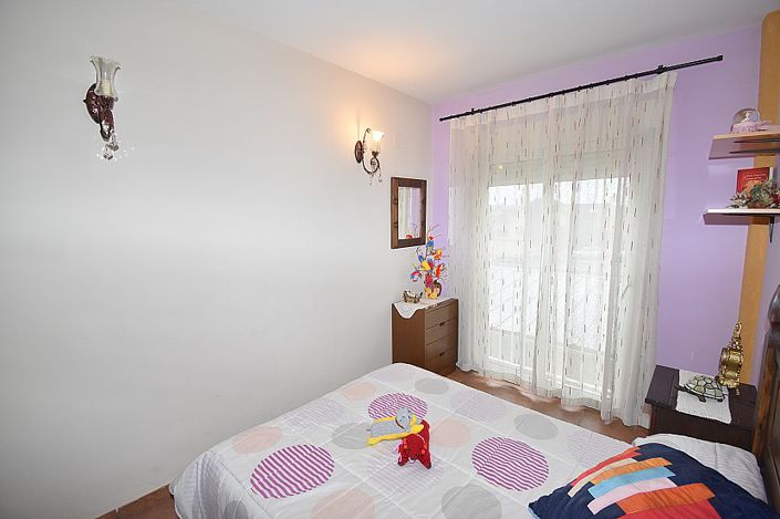 Image No.18-5 Bed Townhouse for sale