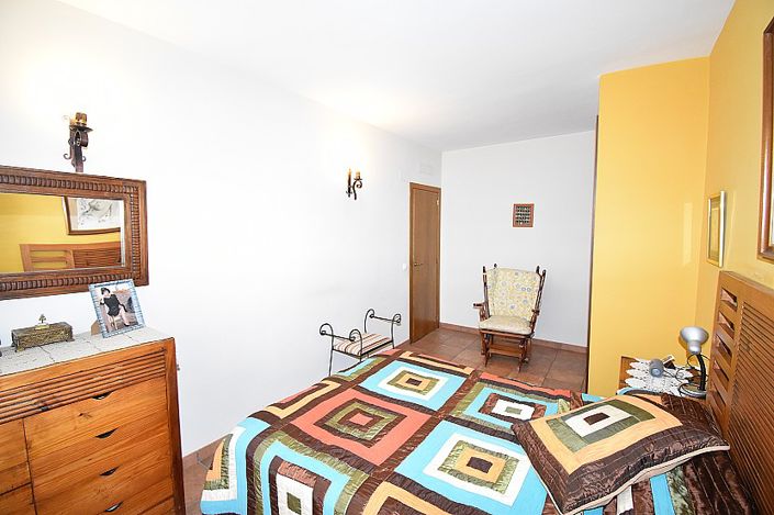 Image No.21-5 Bed Townhouse for sale