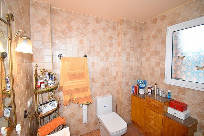 Image No.29-5 Bed Townhouse for sale