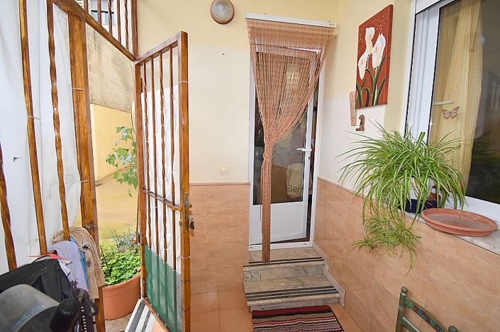 Image No.36-5 Bed Townhouse for sale