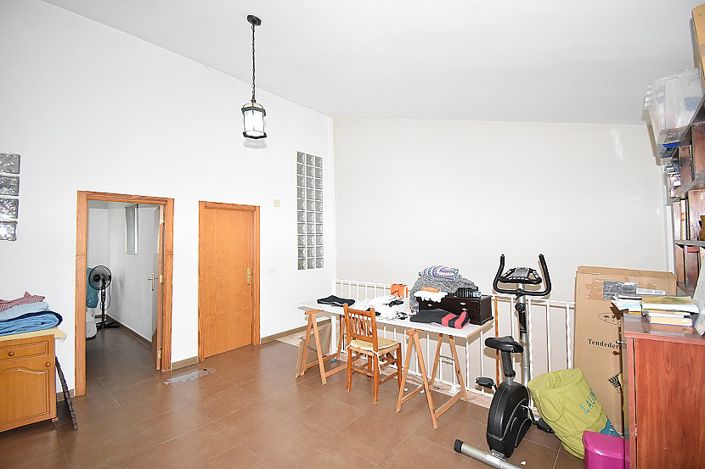 Image No.4-5 Bed Townhouse for sale