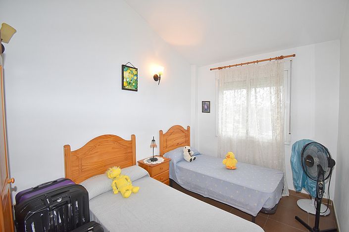 Image No.7-5 Bed Townhouse for sale