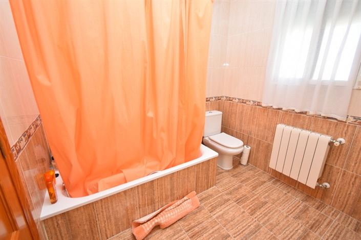 Image No.19-Villa de 4 chambres à vendre à La Pobla de Vallbona