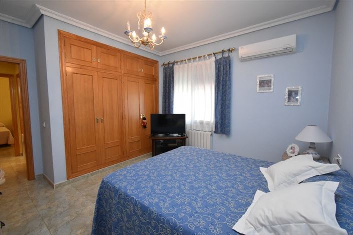 Image No.9-Villa de 4 chambres à vendre à La Pobla de Vallbona