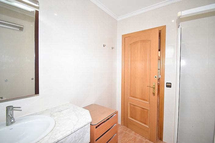 Image No.8-3 Bed Villa for sale