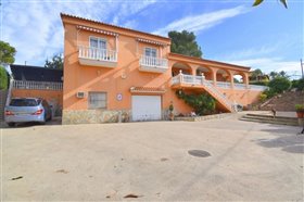 Image No.1-Villa de 4 chambres à vendre à Alzira