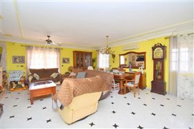 Image No.3-Villa de 4 chambres à vendre à Alzira