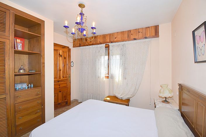 Image No.10-5 Bed Villa for sale