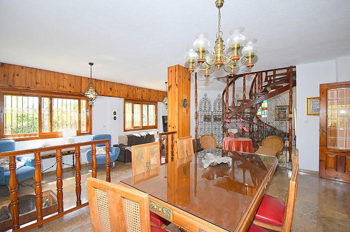 Image No.2-Villa de 5 chambres à vendre à Macastre