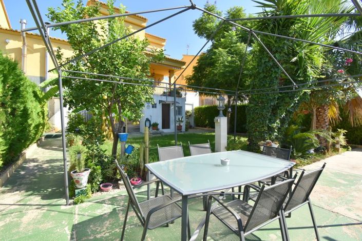 Image No.2-3 Bed Villa for sale