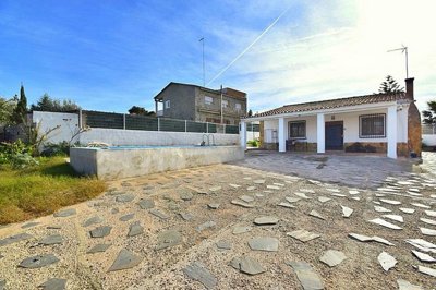 1 - Torrent, Villa