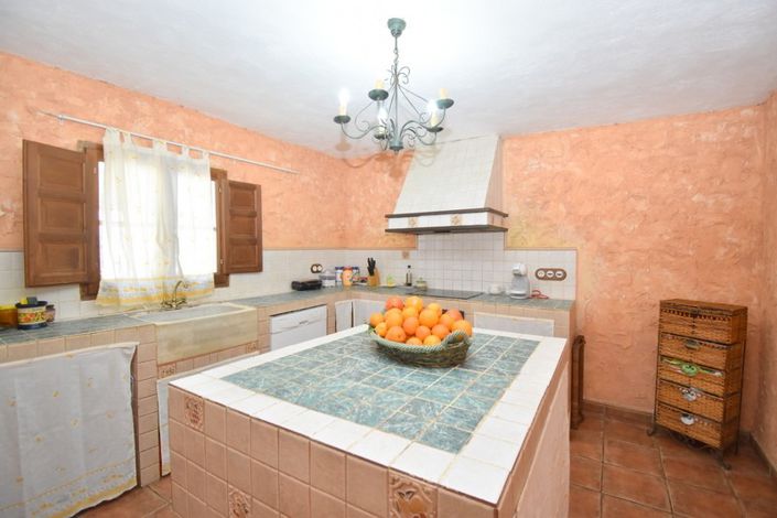 Image No.2-3 Bed Villa for sale