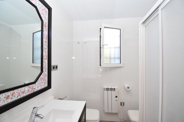 Image No.20-3 Bed Villa for sale