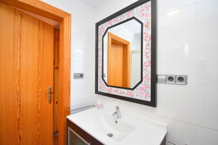 Image No.21-3 Bed Villa for sale