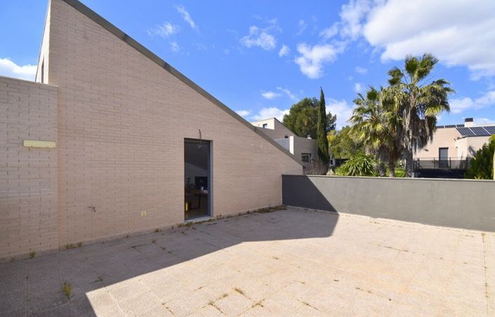 Image No.29-3 Bed Villa for sale