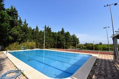 5 Bed Villa for sale