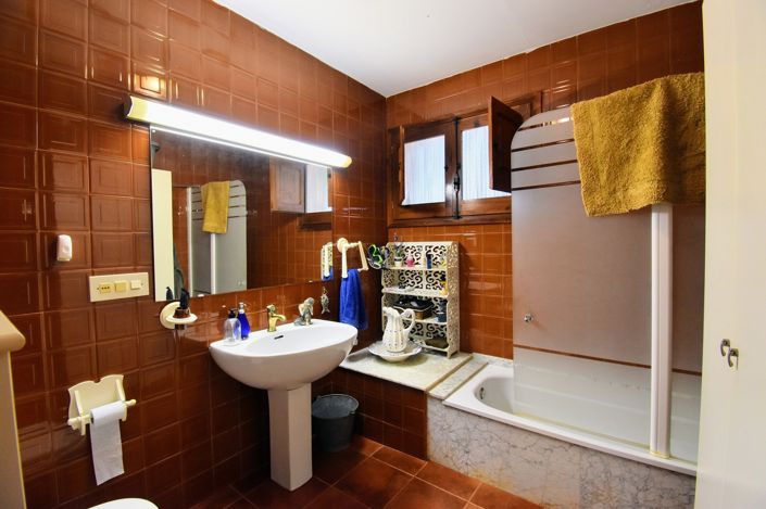 Image No.10-5 Bed Villa for sale