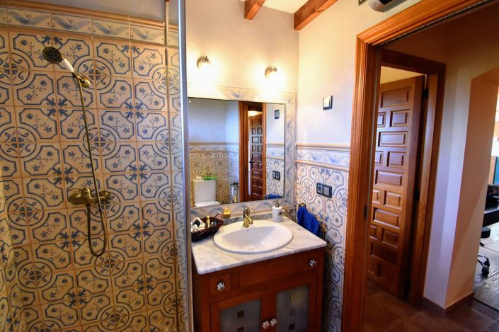 Image No.14-5 Bed Villa for sale