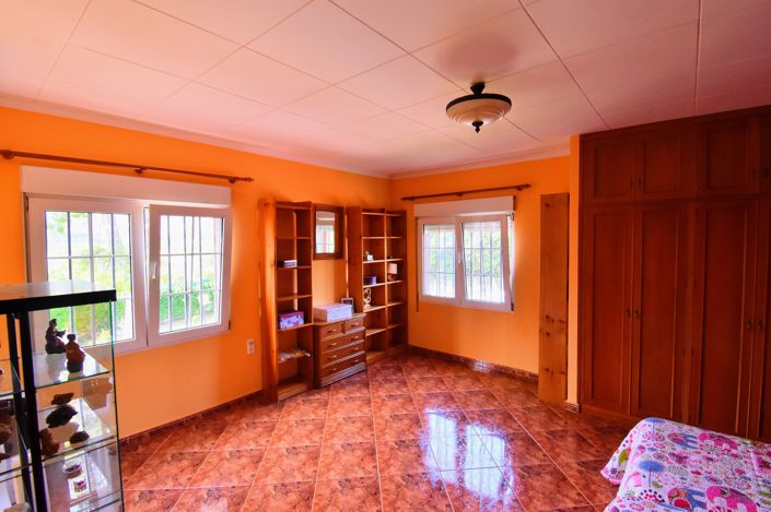 Image No.18-5 Bed Villa for sale