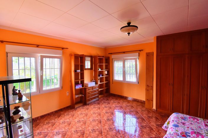 Image No.18-5 Bed Villa for sale