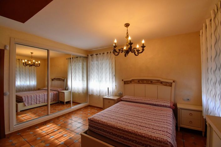 Image No.15-4 Bed Townhouse for sale