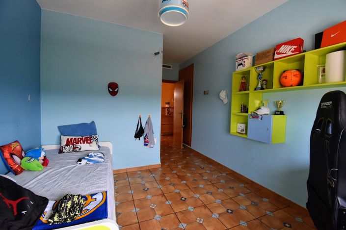 Image No.18-4 Bed Townhouse for sale