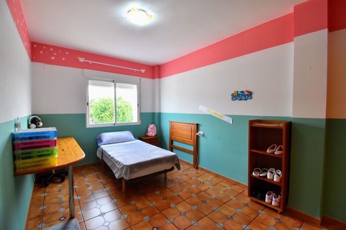 Image No.19-4 Bed Townhouse for sale