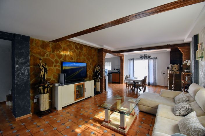 Image No.2-4 Bed Townhouse for sale