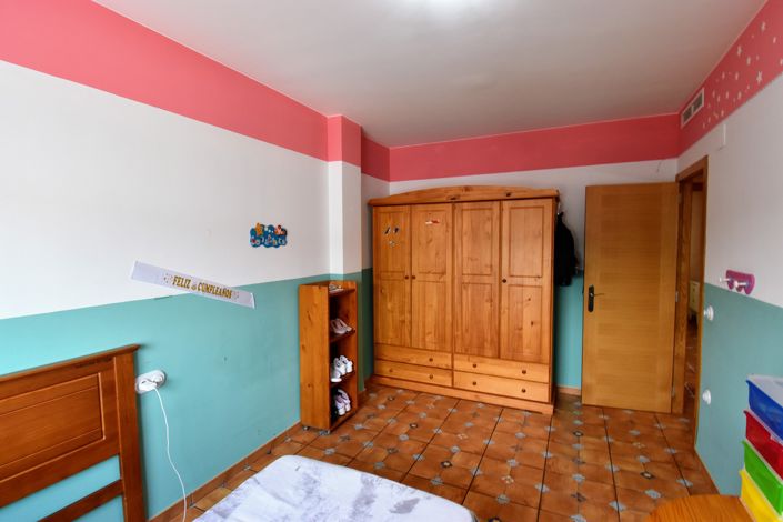 Image No.20-4 Bed Townhouse for sale