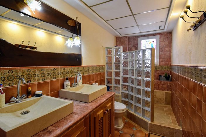 Image No.21-4 Bed Townhouse for sale