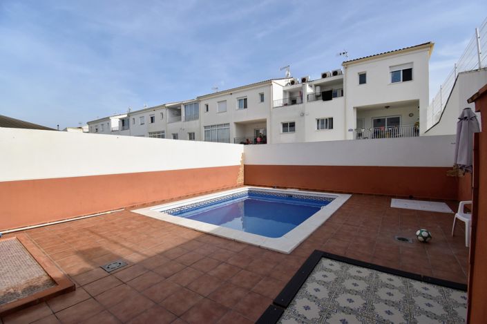 Image No.25-4 Bed Townhouse for sale