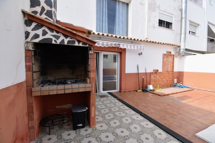 Image No.27-4 Bed Townhouse for sale