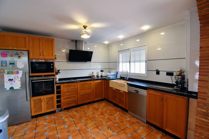 Image No.3-4 Bed Townhouse for sale