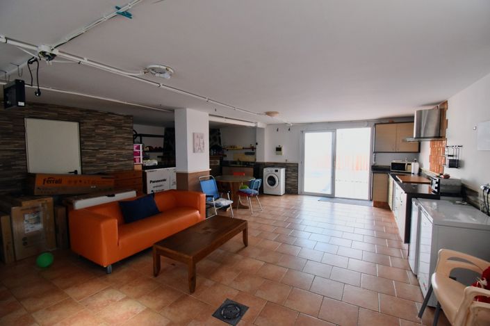 Image No.30-4 Bed Townhouse for sale