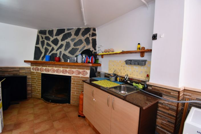 Image No.32-4 Bed Townhouse for sale