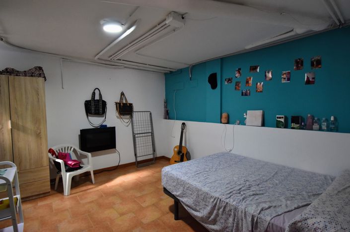 Image No.35-4 Bed Townhouse for sale