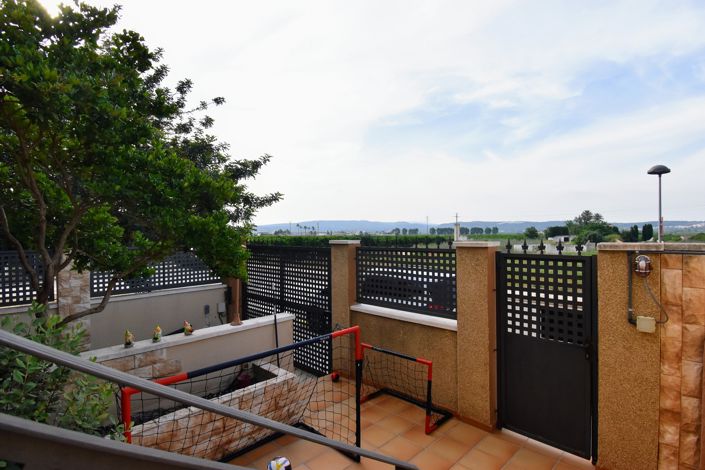 Image No.37-4 Bed Townhouse for sale