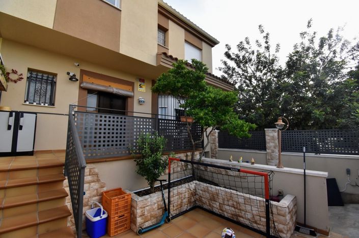 Image No.38-4 Bed Townhouse for sale