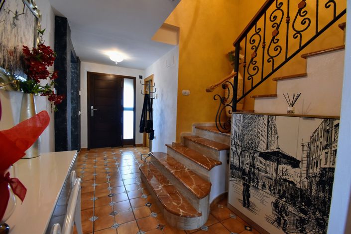 Image No.7-4 Bed Townhouse for sale