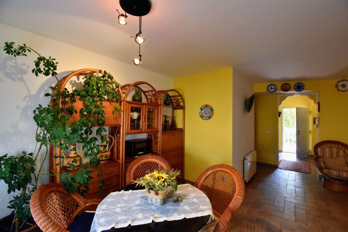 Image No.9-4 Bed Villa for sale