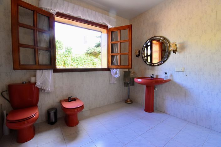 Image No.12-7 Bed Villa for sale