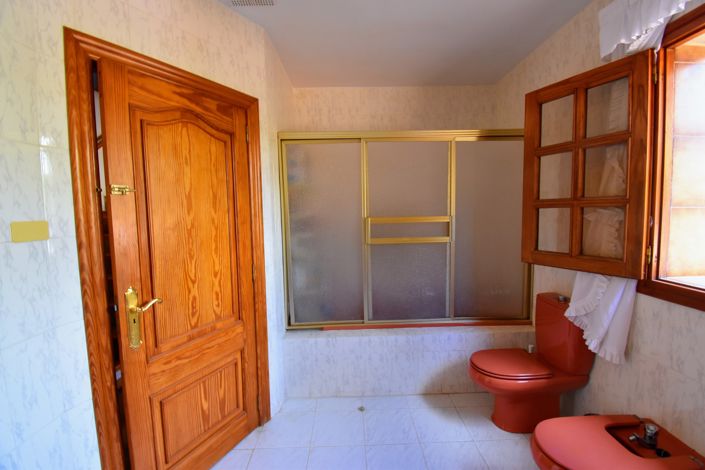 Image No.13-7 Bed Villa for sale