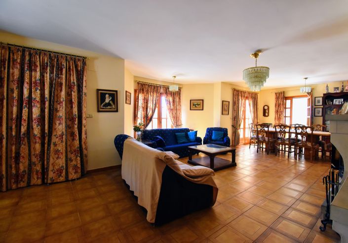 Image No.8-7 Bed Villa for sale