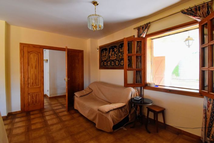 Image No.9-7 Bed Villa for sale