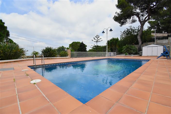 Image No.1-Villa de 4 chambres à vendre à Alzira