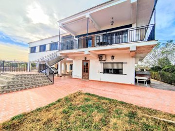 5 Bed Villa for sale